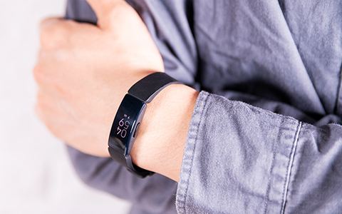 运动随行记录在手 Fitbit Inspire HR智能手环评测