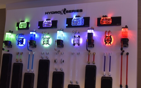Computex 2019 | 美商海盗船推全套分体式RGB水冷，还有整机和LED灯