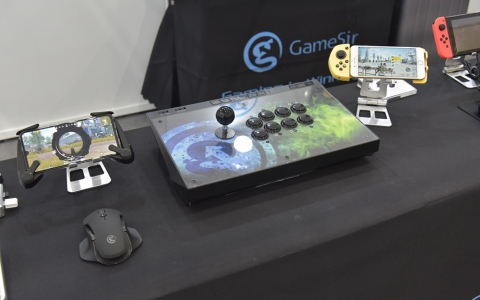 Computex 2019 | 盖世小鸡携彩色版G6s亮相，带来手游新体验