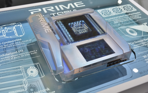 Computex 2019 | 华硕推概念主板，附带可拆式7英寸OLED触控显示屏