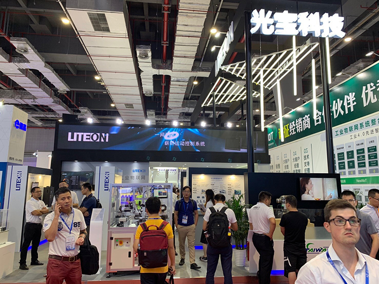 图二：光宝科技进攻智能工控领域有成，今年特于上海工博会推出一线到底的运动控制系统解决方案，并再次展出工业物联网网关。.JPG
