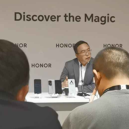 MWC2024｜赵明专访：现在行业内有不少车都是在学习保时捷的车型以及设计