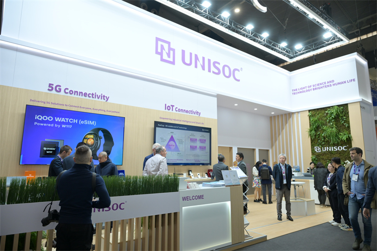  MWC2024丨紫光展锐发布V620芯片平台及产品，更有AI赋能全栈解决方案