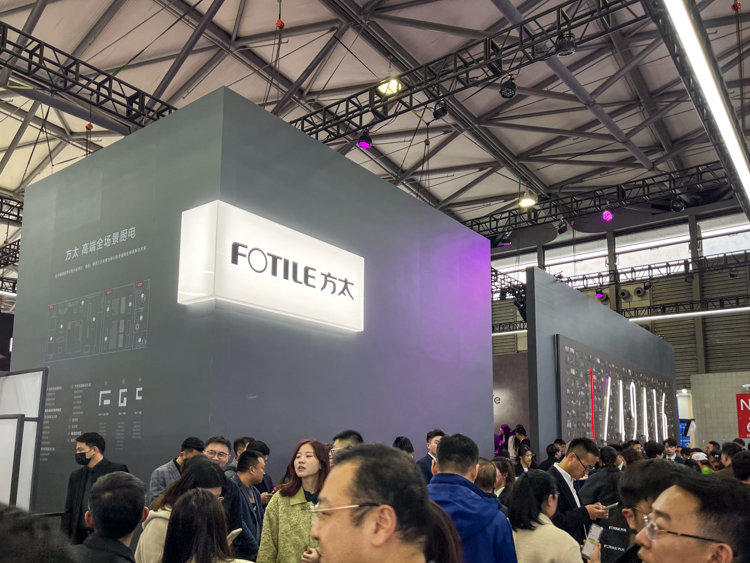 如何让厨房变得有人情味？AWE现场看看方太是怎么做的
