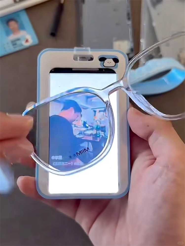  厚度1厘米的iPhone手机你见过吗？它已经在学生中爆火！