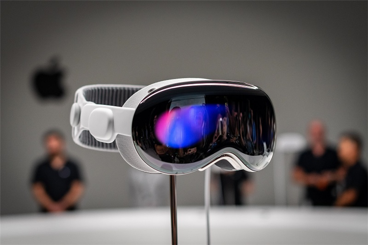 太贵卖不动？爆料称苹果计划推出廉价版Vision Pro，定价不超过2万