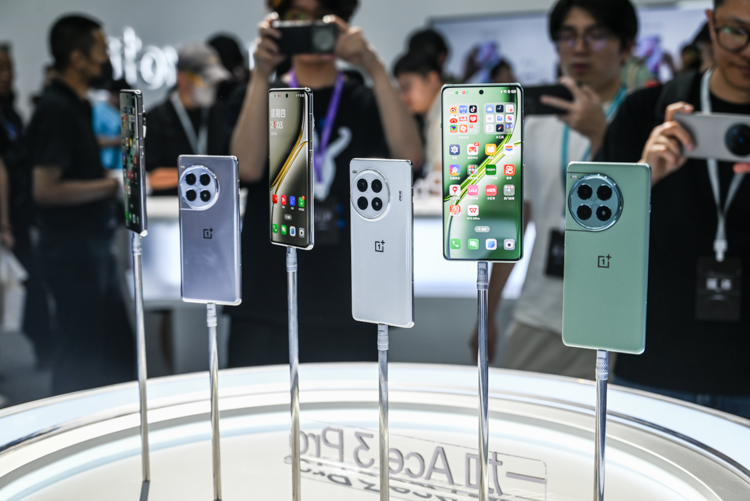 一加发布Ace 3 Pro手机：6100mAh超大电池，3199元起轻松拿捏手游大作