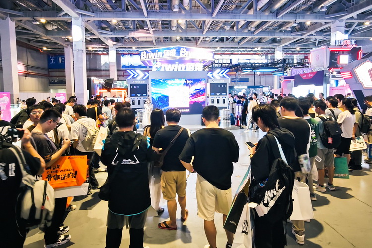 佰维存储产品齐聚BW2024：涵盖内存、SSD和移动存储，高性能与颜值兼具