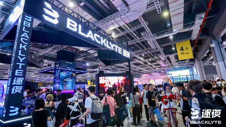 BLACKLYTE逐夜首发&ldquo;炸场&rdquo;BW2024，定义潮酷&ldquo;竞&rdquo;生活