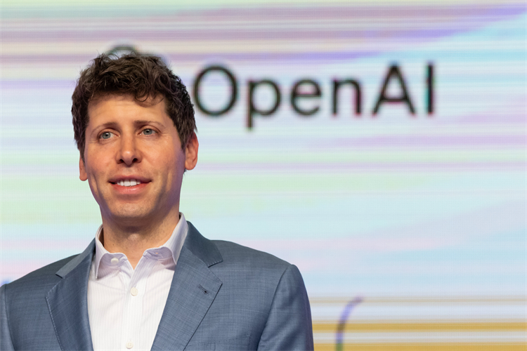 OpenAI的7万亿美元芯片计划启动，已与博通等公司接触研发AI芯片