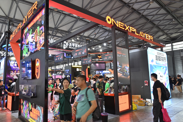 OnexPlayer携游戏掌机参展ChinaJoy，开展首日被游戏玩家瞬间挤满