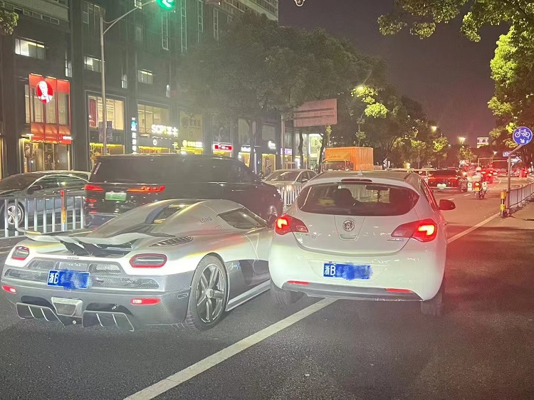 别克撞柯尼塞格，维修费406W？谣言！幕后黑手为保险从业者