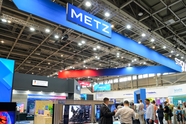 创维子品牌METZ/Strong亮相IFA 2024：OLED屏与玻璃边框打造高颜值电视