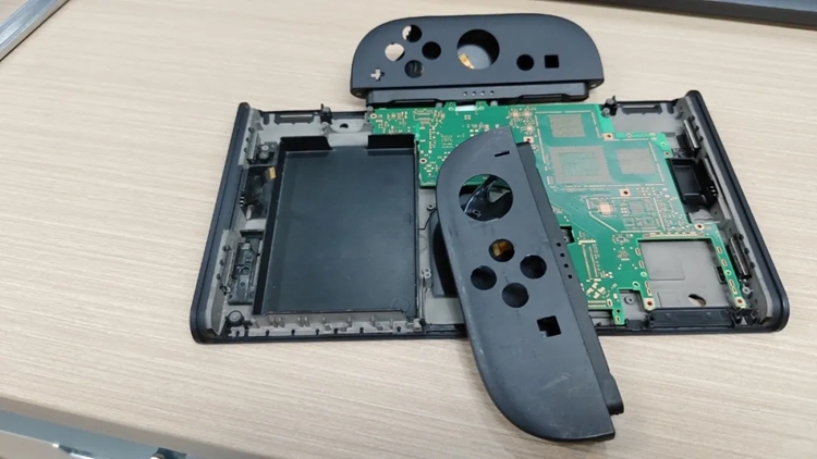 任天堂Switch 2外观曝光：8英寸屏幕，拥有12GB内存