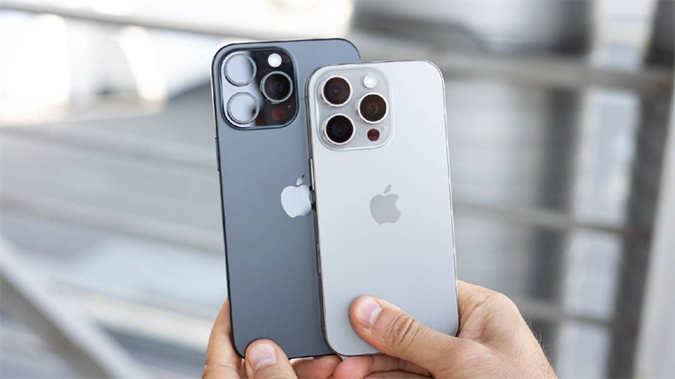 模仿华为？iPhone 17 Pro设计大变样，机身后盖采用金属与玻璃拼接设计