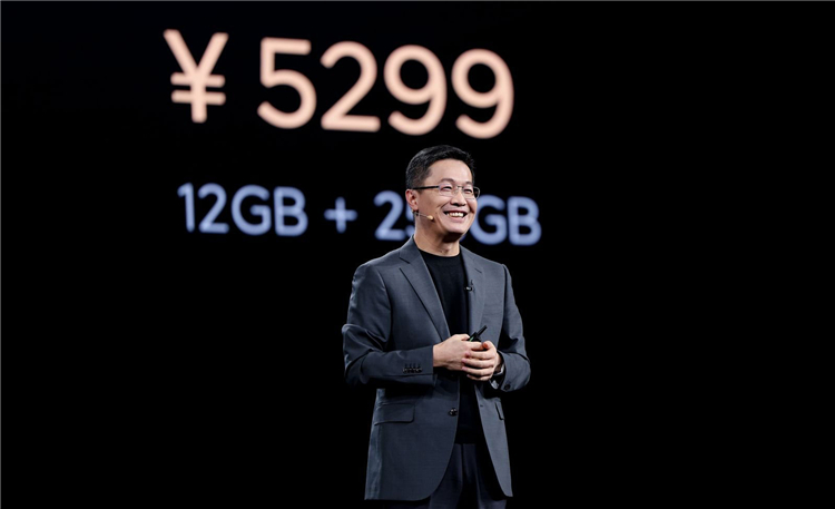 小米做高端为什么不改名？卢伟冰：做品牌的人的水平决定品牌高低