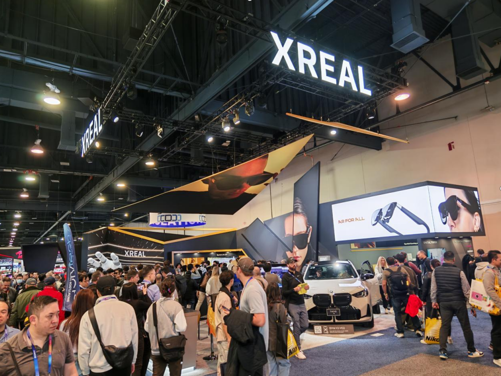 XREAL在CES 2025大放异彩，创新AR技术引领未来新场景