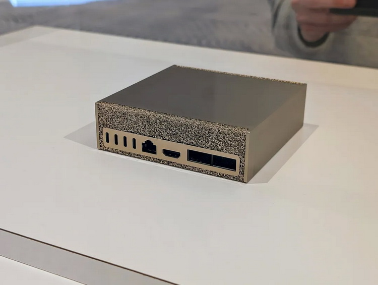 碾压苹果Mac Mini 英伟达CES2025展示Project Digits主机