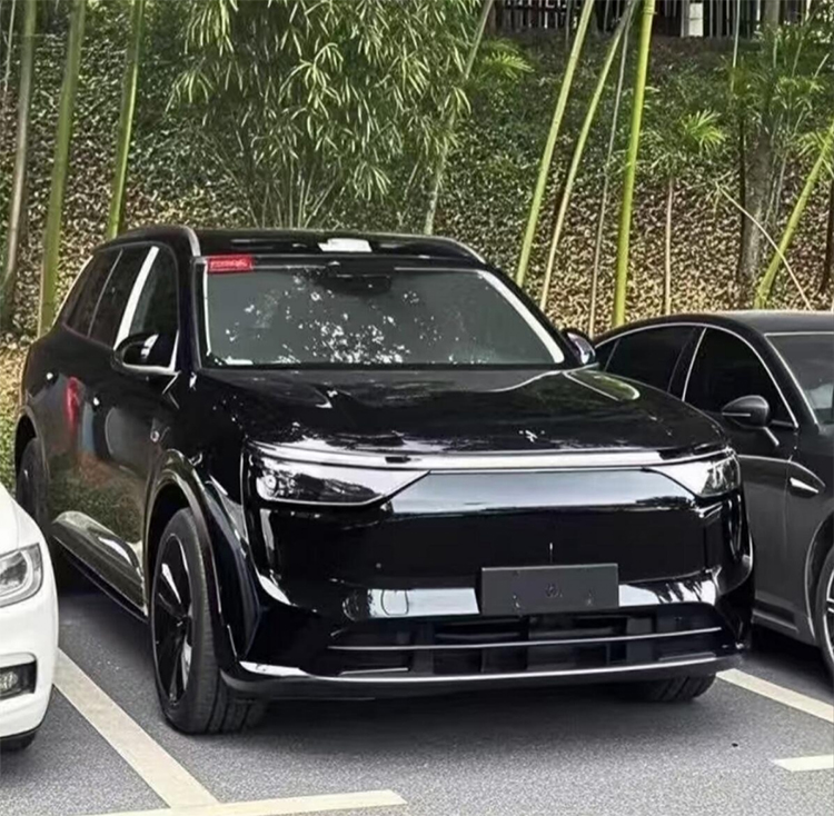 问界M8无伪装谍照曝光，尺寸几乎与M9相当