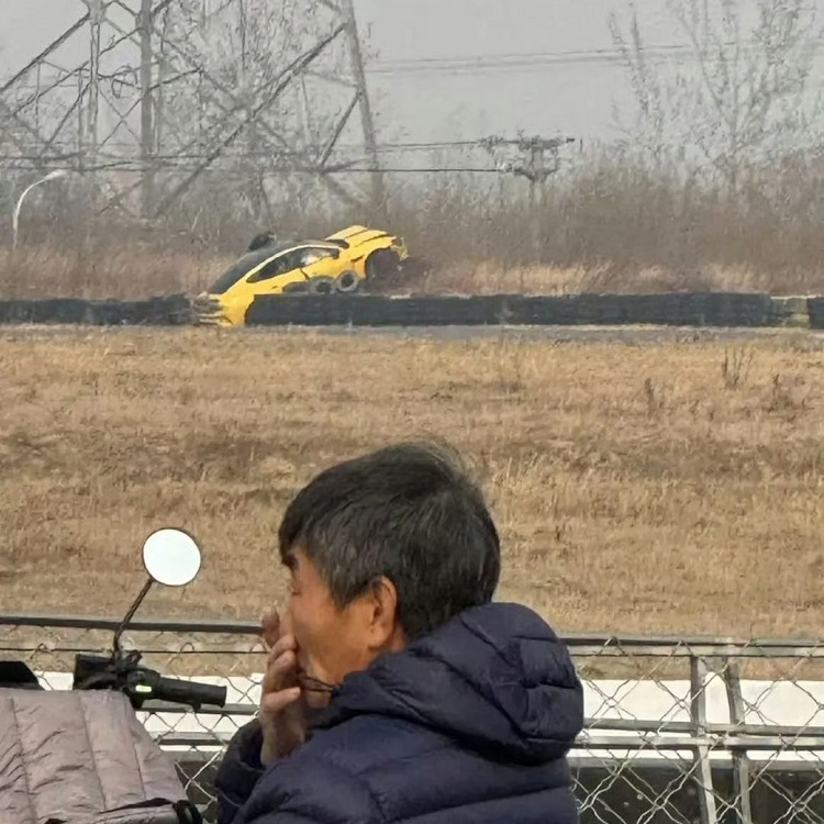 SU7 Ultra全球首撞？99.99%的车主，驾驭不了1500匹马力！