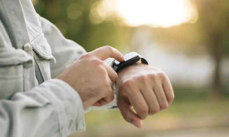  苹果再放猛料，正在开发带有摄像头的Apple Watch，你期待吗？