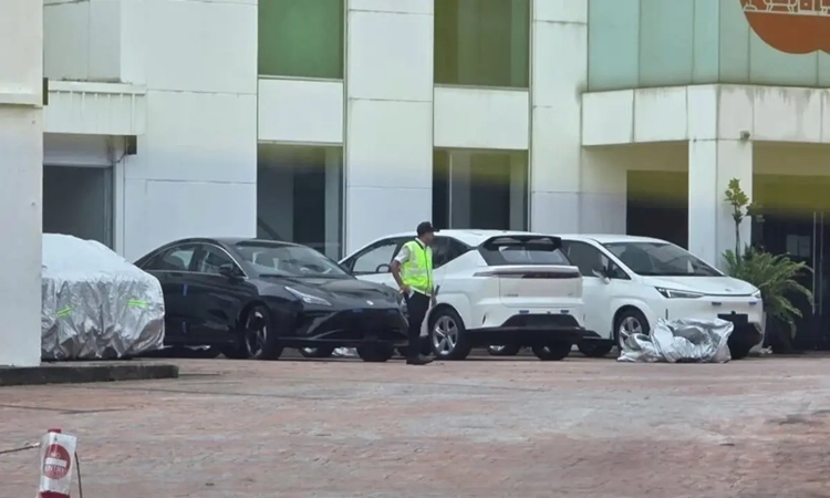 靠东南亚打赢复活赛？合创多款车型现身马来西亚