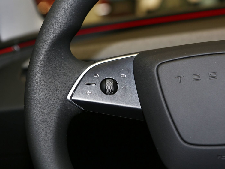 花2500买个这？特斯拉上架焕新Model 3拨杆改装