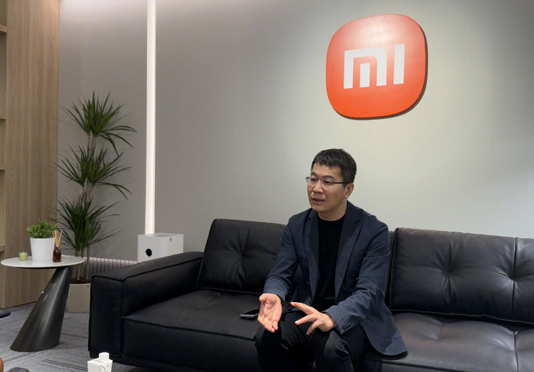  卢伟冰放话未来手机品牌只有两类 自研芯片成存活根本