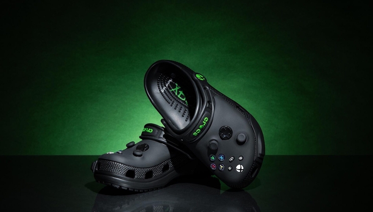 Xbox与卡骆驰联名推出&ldquo;洞洞鞋&rdquo;，双摇杆设计遭吐槽