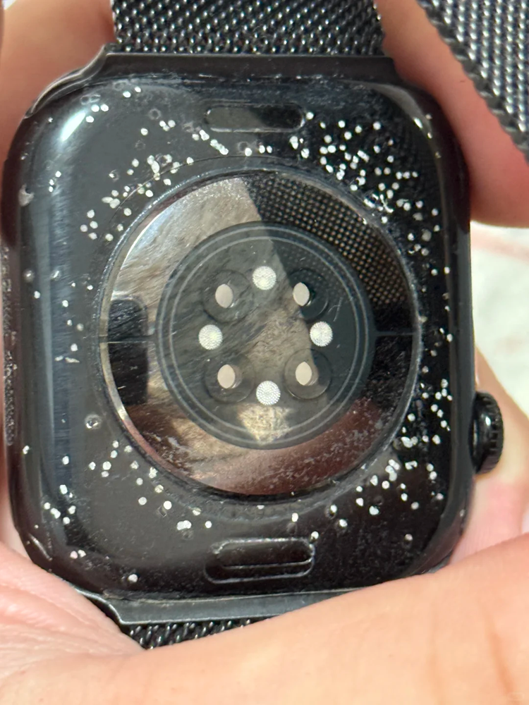 苹果Apple Watch S10掉漆？苹果官方承认了，表示可以免费换新