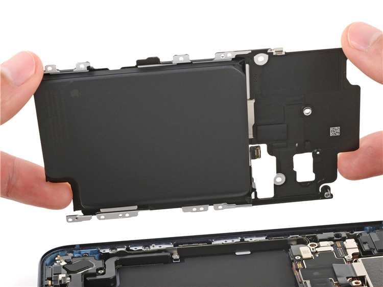  曝iPhone电池成本仅12美元：维修却要969元，外媒直言苹果宰客