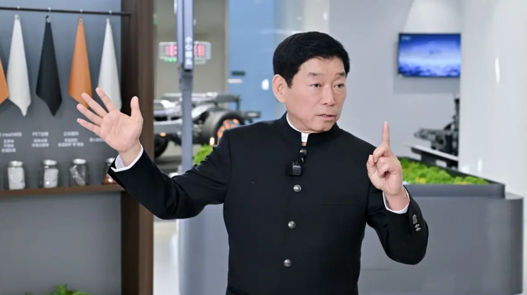 魏建军现场发飙：你们没BBA那个品味
