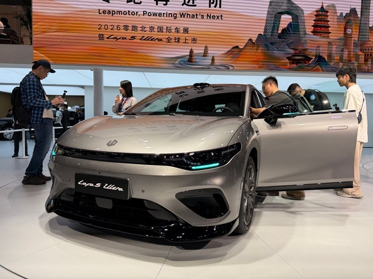 11.88万起！零跑也开始在Lafa5 Ultra身上玩堆料了？