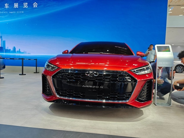  长得像A6？奇瑞艾瑞泽S：性能、智能，不是一个时代