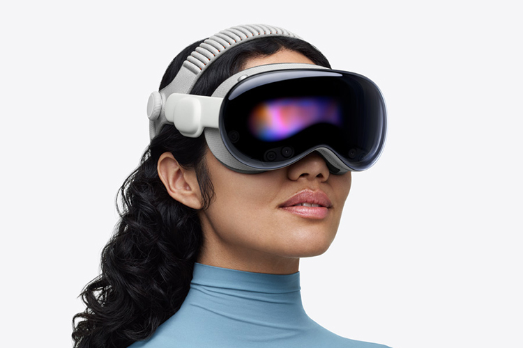 爆料称Vision Pro已被搁置，重心转向Siri和AI眼镜