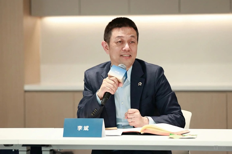 蔚来李斌又直播了？连续24小时，员工称他&ldquo;不锈钢&rdquo;