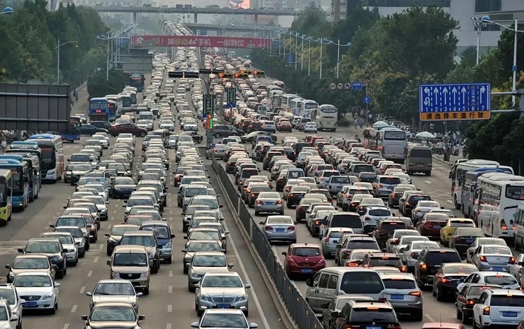  电车，是时候交养路费了？