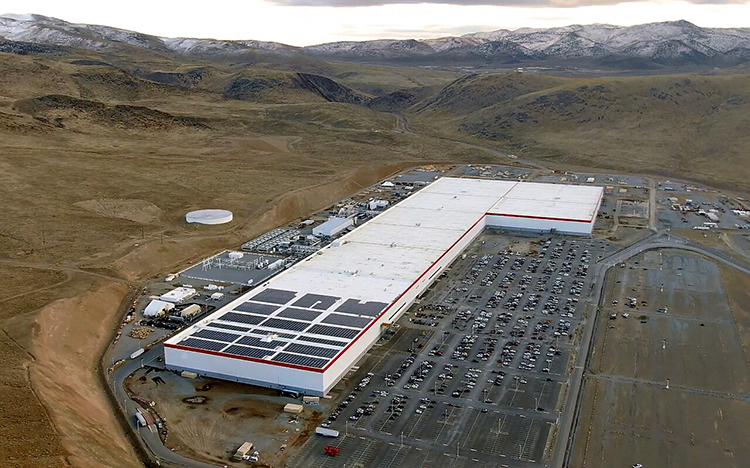 1280px-Tesla_Gigafactory_1_-_December_2019.jpg